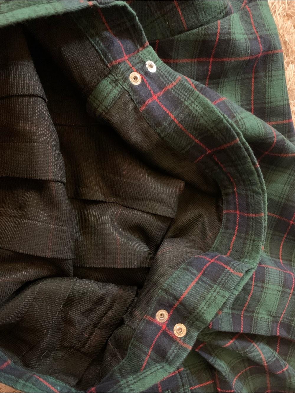 Green Plaid Kilt with Side Buckle Detail NWOT size Large - Picture 9 of 13